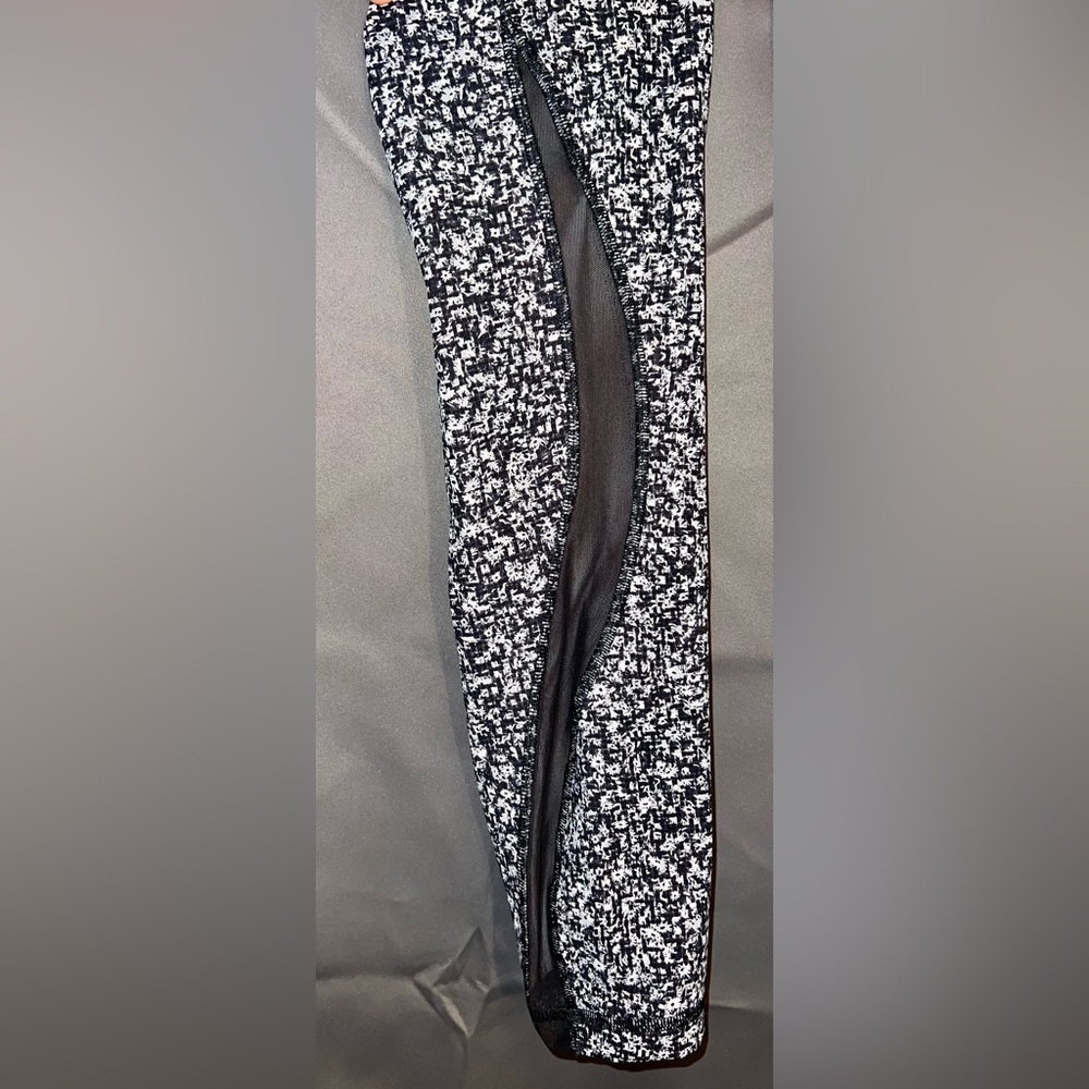 lululemon invigorate tight daisy dust alpine - Picture 6 of 9